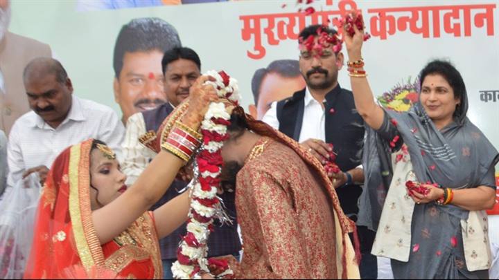 स्वरोजगार मेला और सर्व समाज सामूहिक विवाह सम्मेलन, का संयुक्त आयोजन अभिनव पहल : राज्य मंत्री श्रीमती गौर